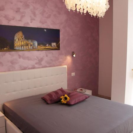 Windows On Rome Bed & Breakfast Room photo