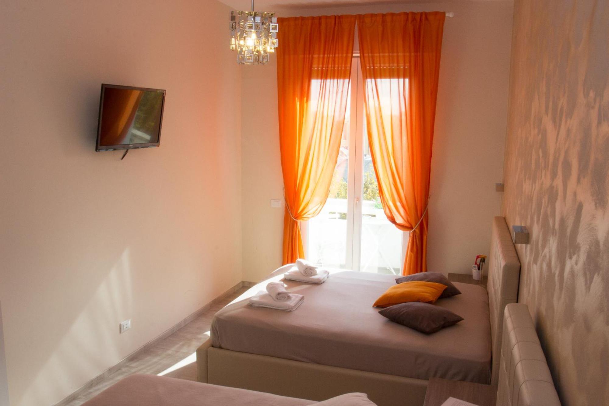 Windows On Rome Bed & Breakfast Room photo